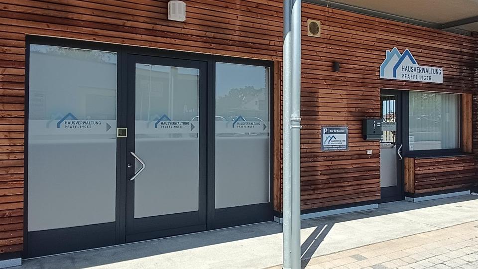 Eingangsfront Büro Hausverwaltung